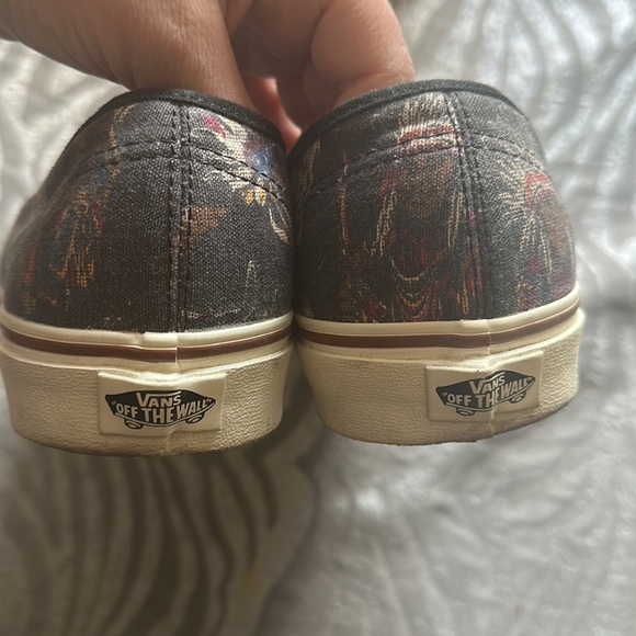 VANS - Picture 5 of 5